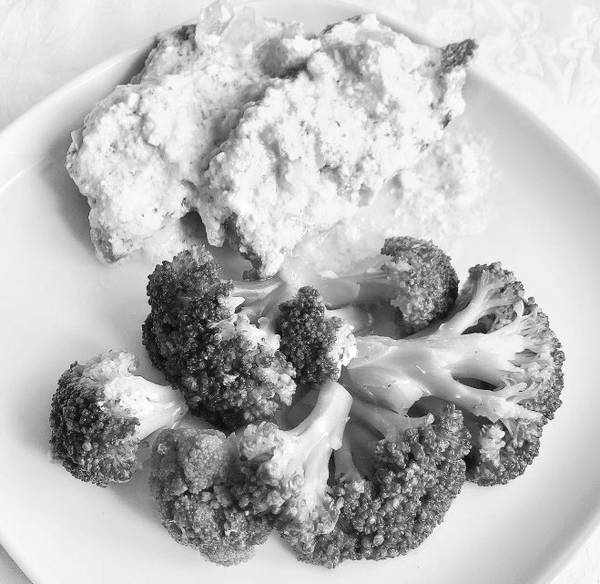 куриный салат с шампиньонами. котлеты из овсянки без фарша.